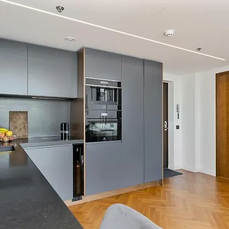 Amazing With Epic View! Apartment